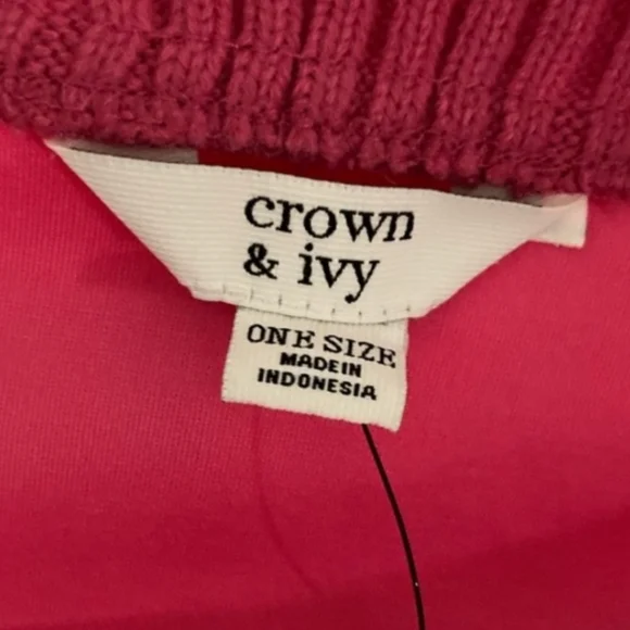 crown & ivy | Pink Cape Poncho - Picture 4 of 8